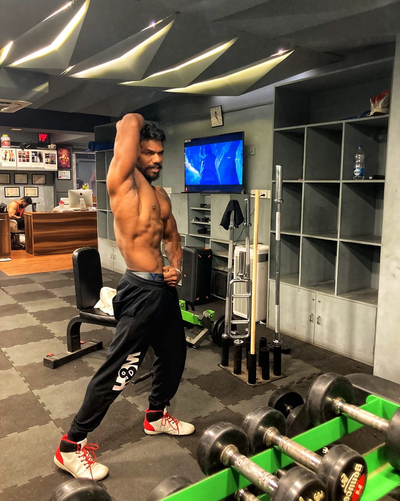 Mehul Rathod  Physique
